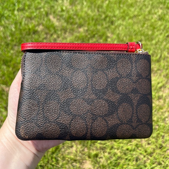 NWT Coach Signature Zip. Wristlet with Red Stripe - Picture 3 of 12